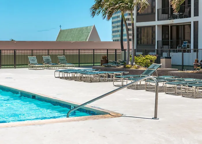 Fabulous Mountain View Condo With Free Parking!