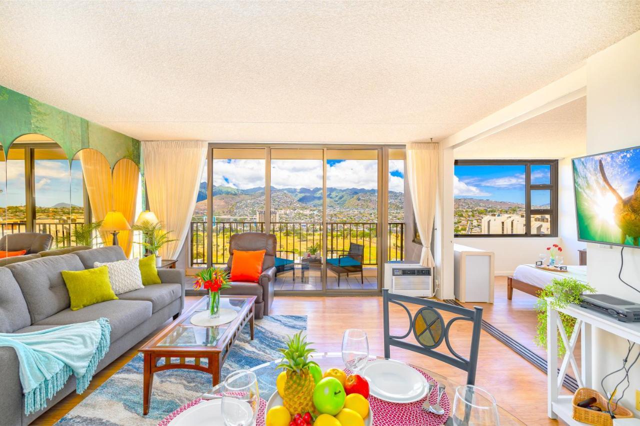 Fabulous Mountain View With Free Parking! *