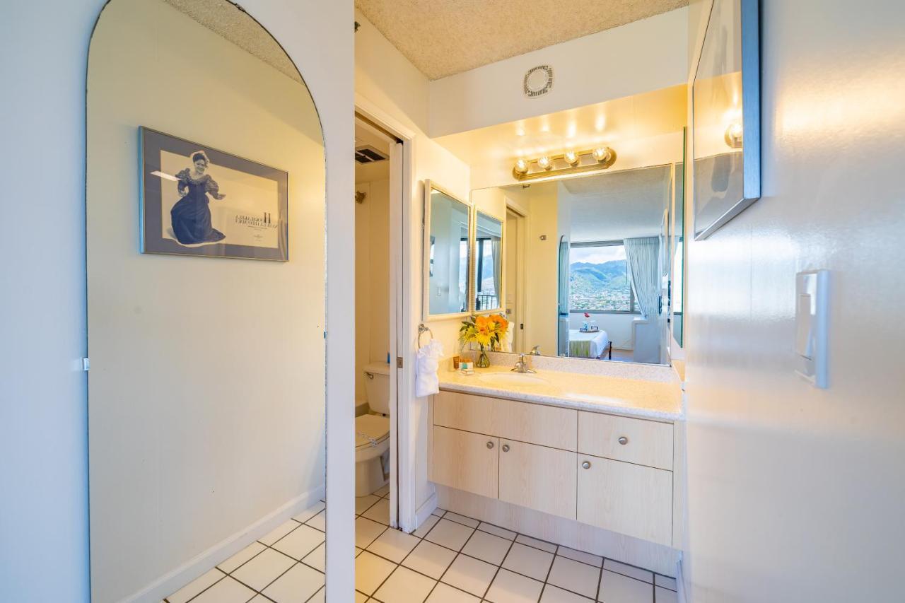Fabulous Mountain View With Free Parking! Apartment Honolulu