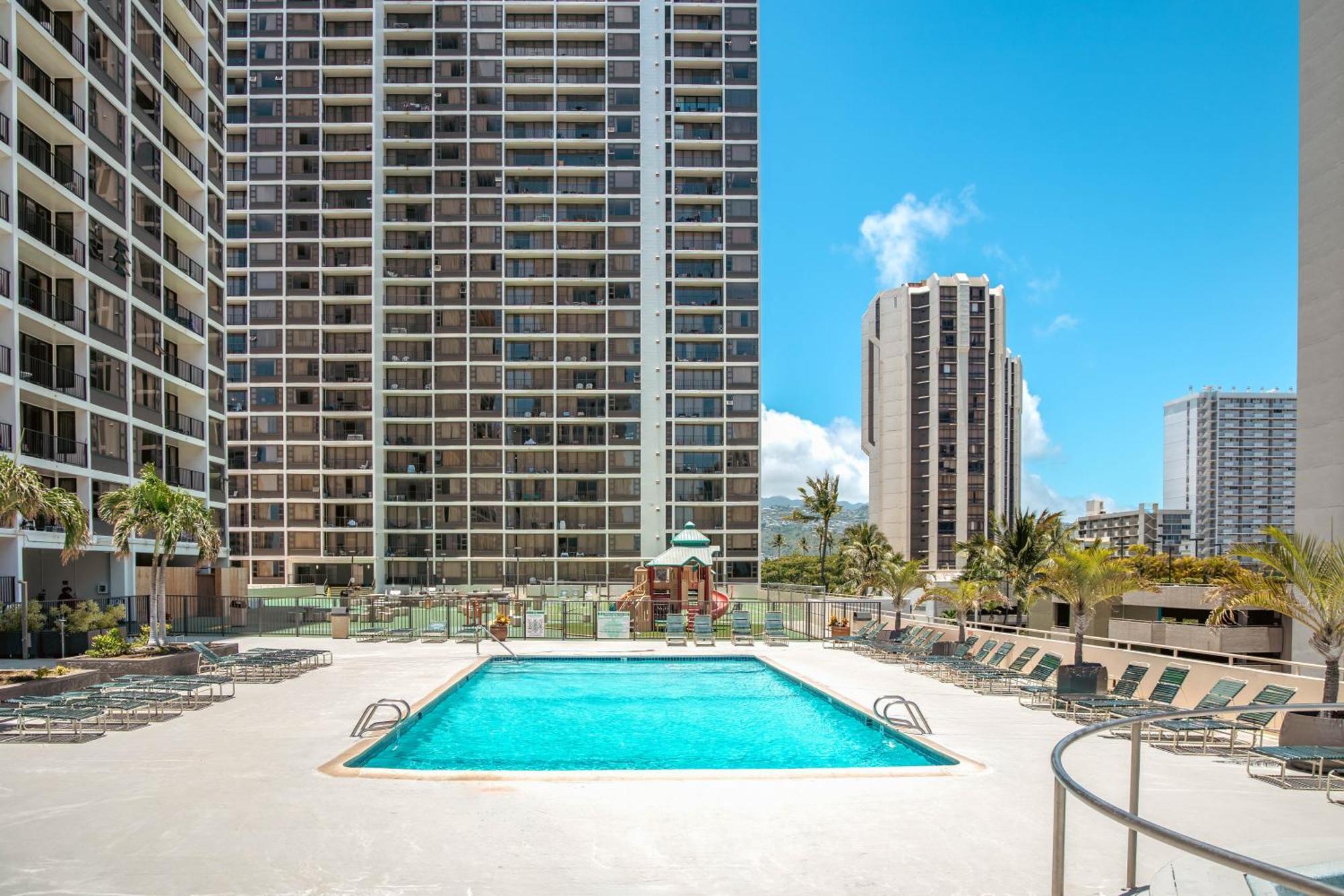 Fabulous Mountain View With Free Parking! Honolulu